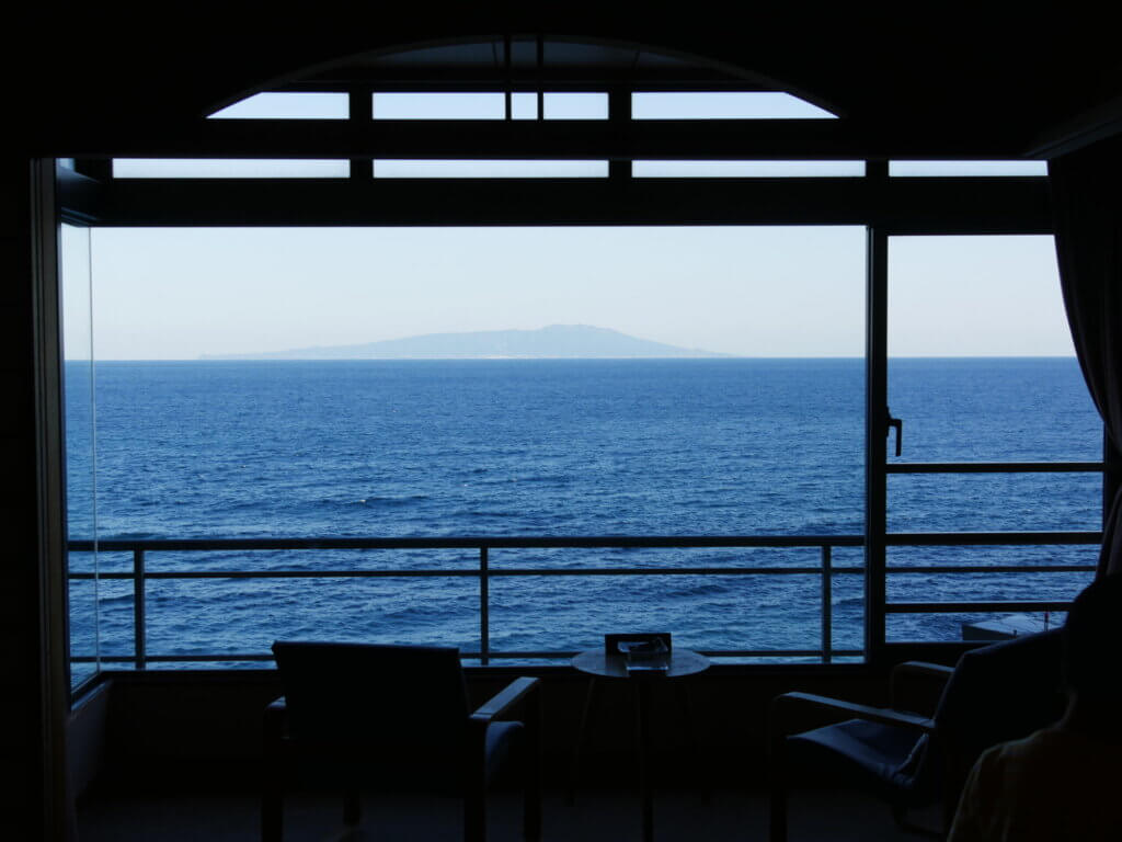 【熱川館】子連れ旅ブログ|料理部屋出し&伊豆大島目の前の大絶景温泉宿のお子様メニューやアメニティーをレポ!